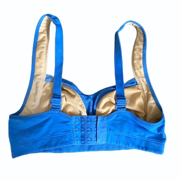 LULULEMON Ta Ta Tamer Porcelain Blue Sports Bra - Picture 2 of 2